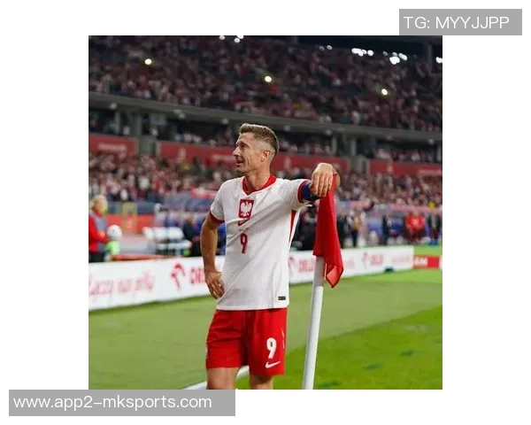 马卡分析：莱万面临首发压力费兰逐渐成为球队中锋核心