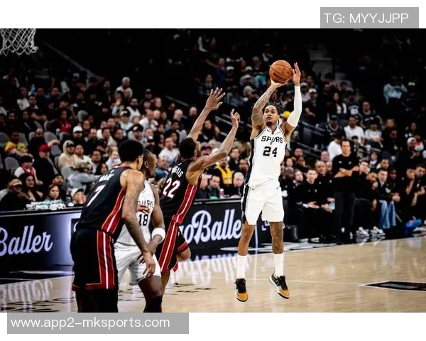 文班亚马自豪谈马刺开季五连胜创队史新纪录的感受与展望