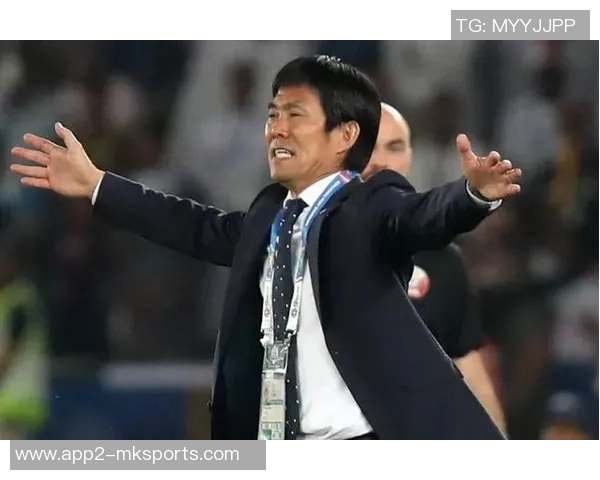 森保一赛后发布会长达47分钟向记者比心展现亲和力 森保一赛后发布会长达47分钟向记者比心展现亲和力