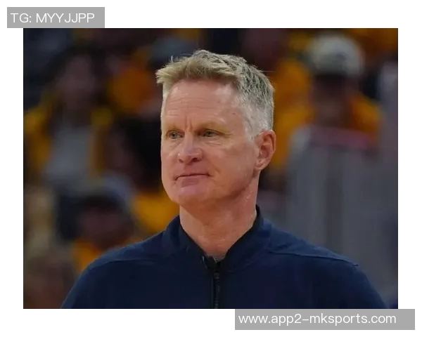 科尔盛赞库里在球队中的核心地位一切战术围绕他展开