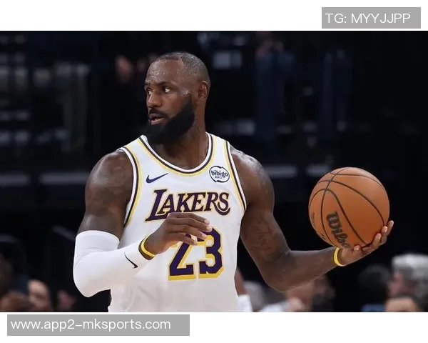 詹姆斯湖人生涯表现低迷第四节才拿到第10分令人失望 詹姆斯湖人生涯表现低迷第四节才拿到第10分令人失望