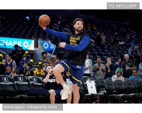 克莱三分火力全开全场9投6中贡献18分助力球队胜利